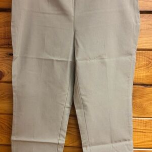 Alfani Beige Capri petite pants. 10P